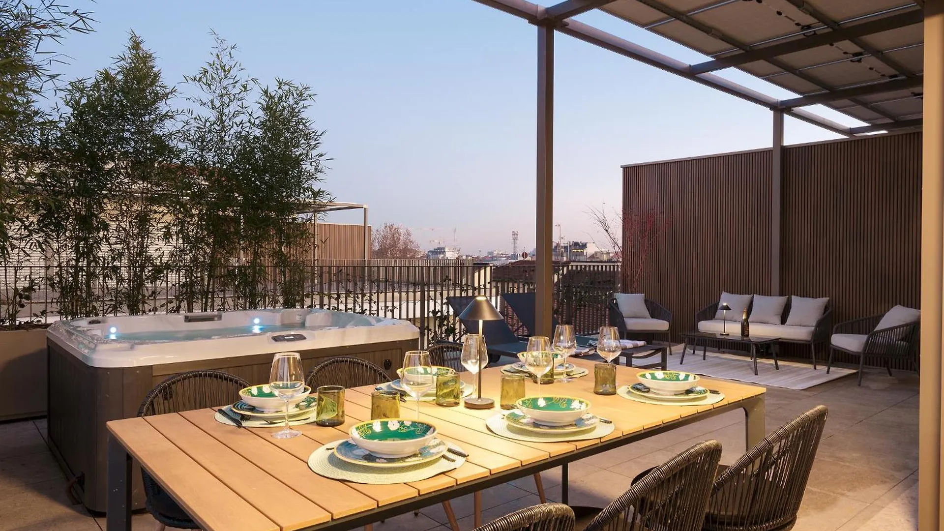 Compagnoni12 Luxury Penthouse With Private Jacuzzi And Spa Milan Italy